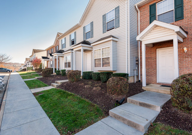 Pheasant Run Townhomes - Facade