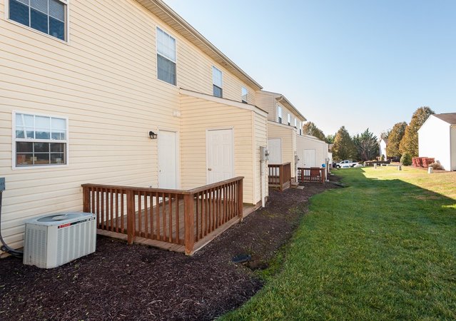 Pheasant Run Townhomes - Exterior View